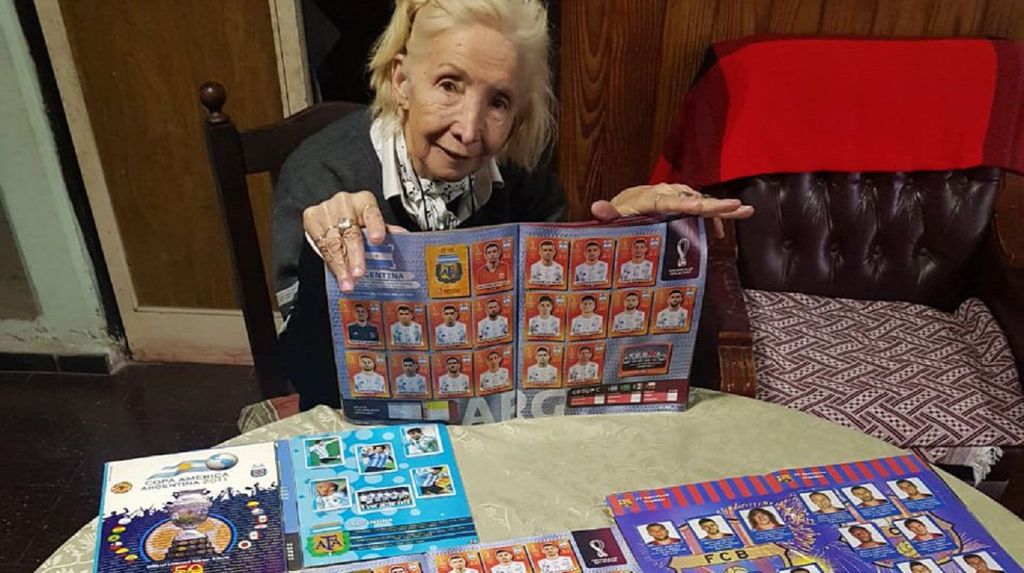 Ana del Rosario Mulet, abuelita que llena el álbum Panini