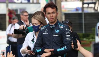 Alex Albon tuvo que ir a cuidados intensivos tras complicarse operación por apendicitis