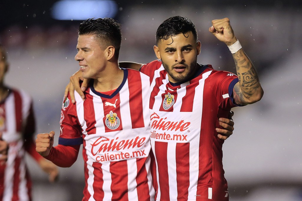 Alexis Vega con Chivas