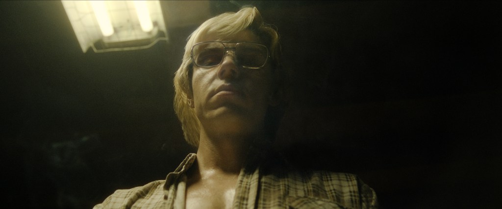 Checa a Evan Peters en el aterrador tráiler de 'Monster: The Jeffrey Dahmer Story'