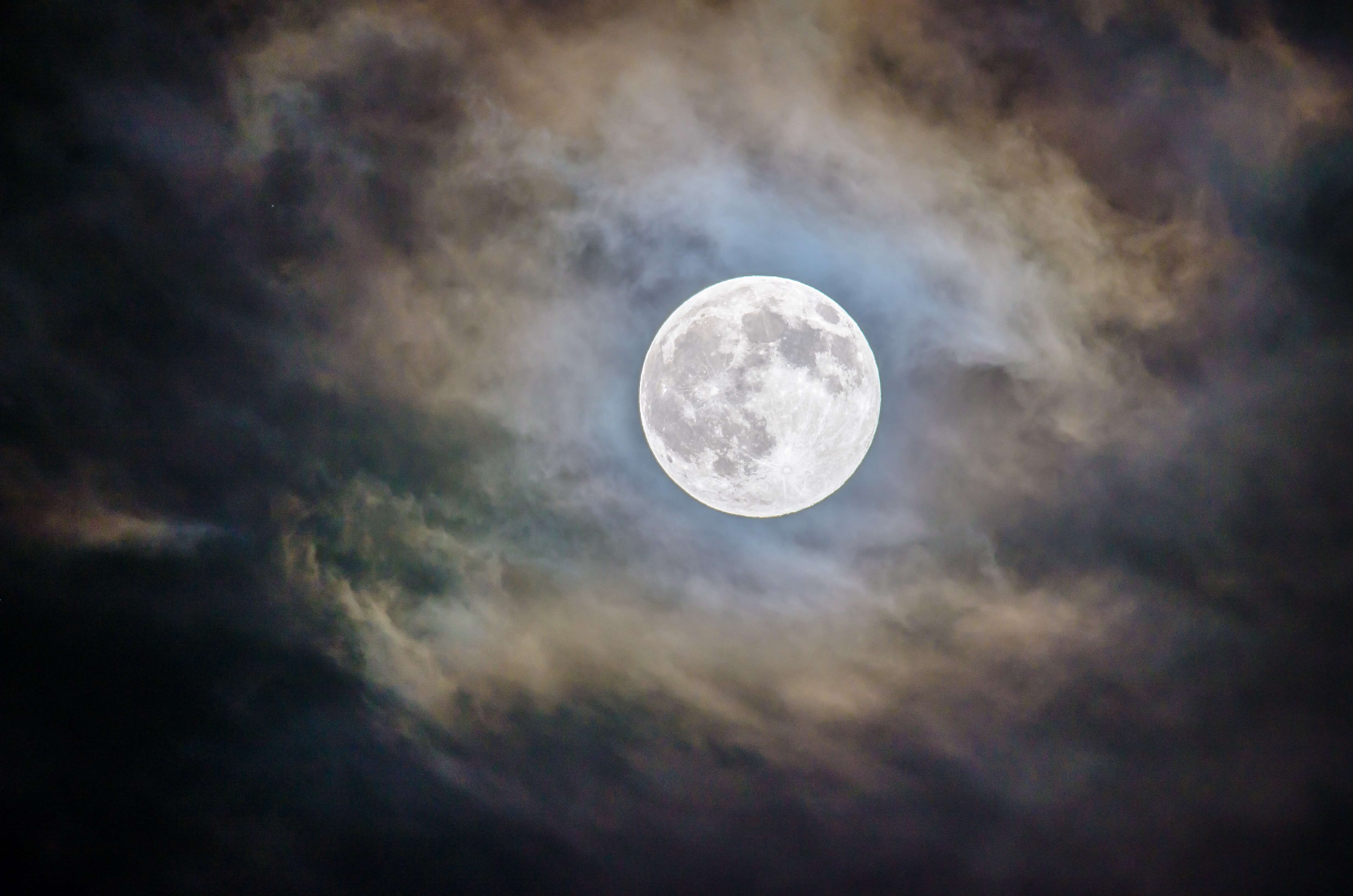 Razones para contemplar las brillantes lunas de octubre; aquí el calendario