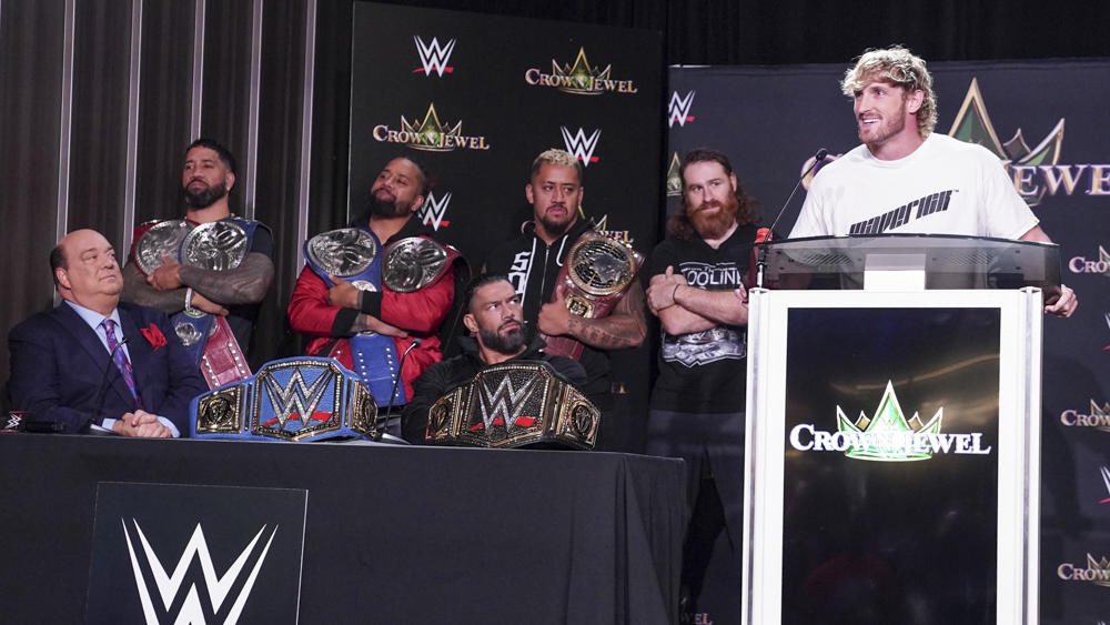 Conferencia de prensa entre Roman Reigns y Logan Paul