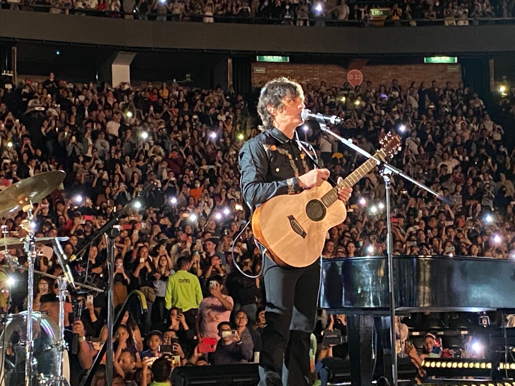 Siddhartha le puso mariachi y mucho amor a su segunda noche en el Palacio de los Deportes