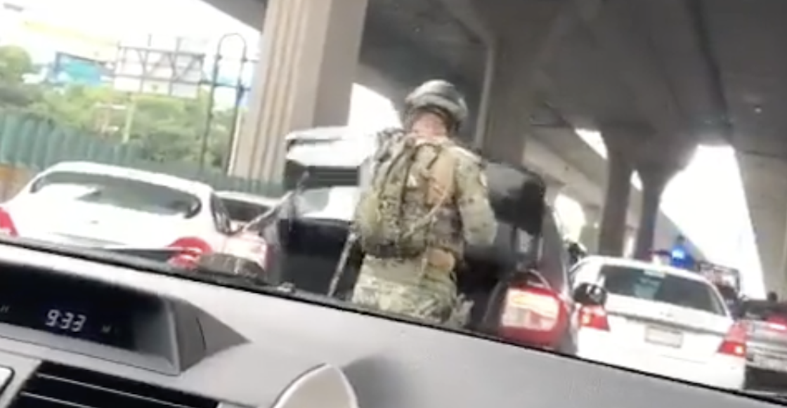 video-militares-marina-abre-cajuelas-operativo-periferico-edomex-naucalpan-atizapan-policia-2