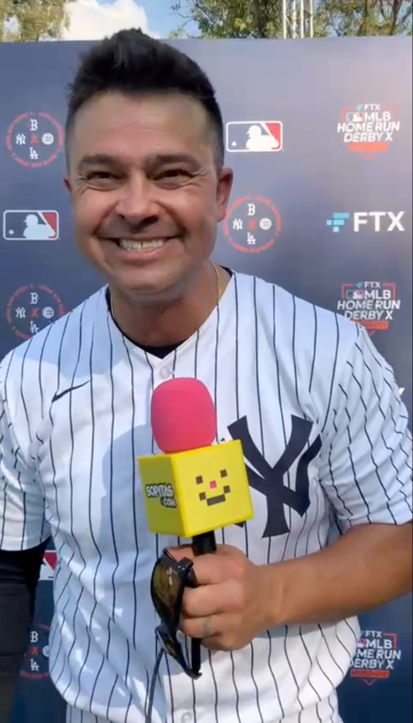 El regalo que Stefanía Aradillas entregó a Nick Swisher previo al Home Run Derby X