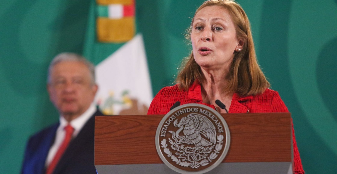 CIUDAD DE MÉXICO, 27SEPTIEMBRE2021.- Andrés Manuel López Obrador, Presidente de México, encabezó la mañanera en Palacio Nacional, en donde presentó las actividades que llevarán a cabo por la consumación de la Independencia de México, entre las que destacan la exposición Grandeza de México que inaugurará pasado el medio día en el Museo Nacional de Antropología. También por la noche habrá un espectáculo multidisciplinario en el zócalo con la temática de las diversas etapas históricas que vivió México previo a lograr su independencia. En la misma ceremonia entregó a Roberto Ricardi, comandante de los Cariberos para la Protección del Patrimonio Cultural, la Orden Mexicana del Águila Azteca en grado de placa por su trabajo en la recuperación de piezas prehispánicas en su natal Italia. El Banco de México se sumó a esta conmemoración presentando una nueva familia de monedas con motivos prehispánicos e históricos. Ya casi al finalizar en un video Rogelio Cabrera López, arzobispo de Monterrey y presidente de la Conferencia del Episcopado Mexicano (CEM) leyó una carta del Papa Francisco en la que el Sumo Pontífice pidió perdón por los abusos de la iglesia en el proceso colonizador. Acompañaron al ejecutivo Luis Cresencio Sandoval, Alejandra Frausto, Diego Prieto, Marcelo Ebrard, y Tatiana Clouthier.