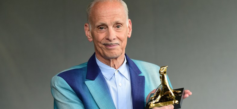 ¡El sueño! John Waters dirigirá una nueva película tras casi 20 años de ausencia