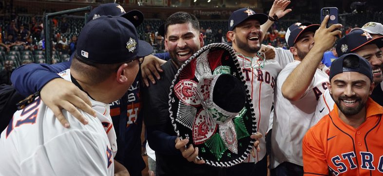 José Urquidy, el mexicano campeón de la Serie Mundial con Houston Astros