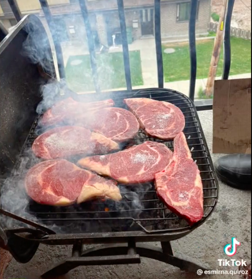 Como cuando armas una carnita asada en Canadá y llegan los bomberos por el humadero que hiciste