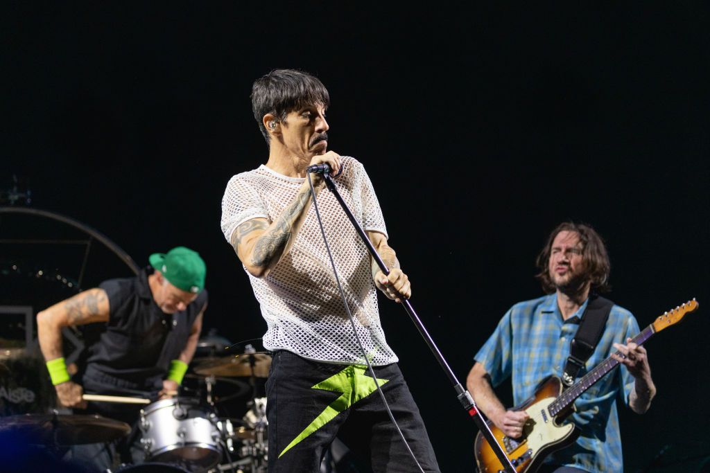 Chad Smith, Anthony Kiedis, y John Frusciante de los Red Hot Chili Peppers