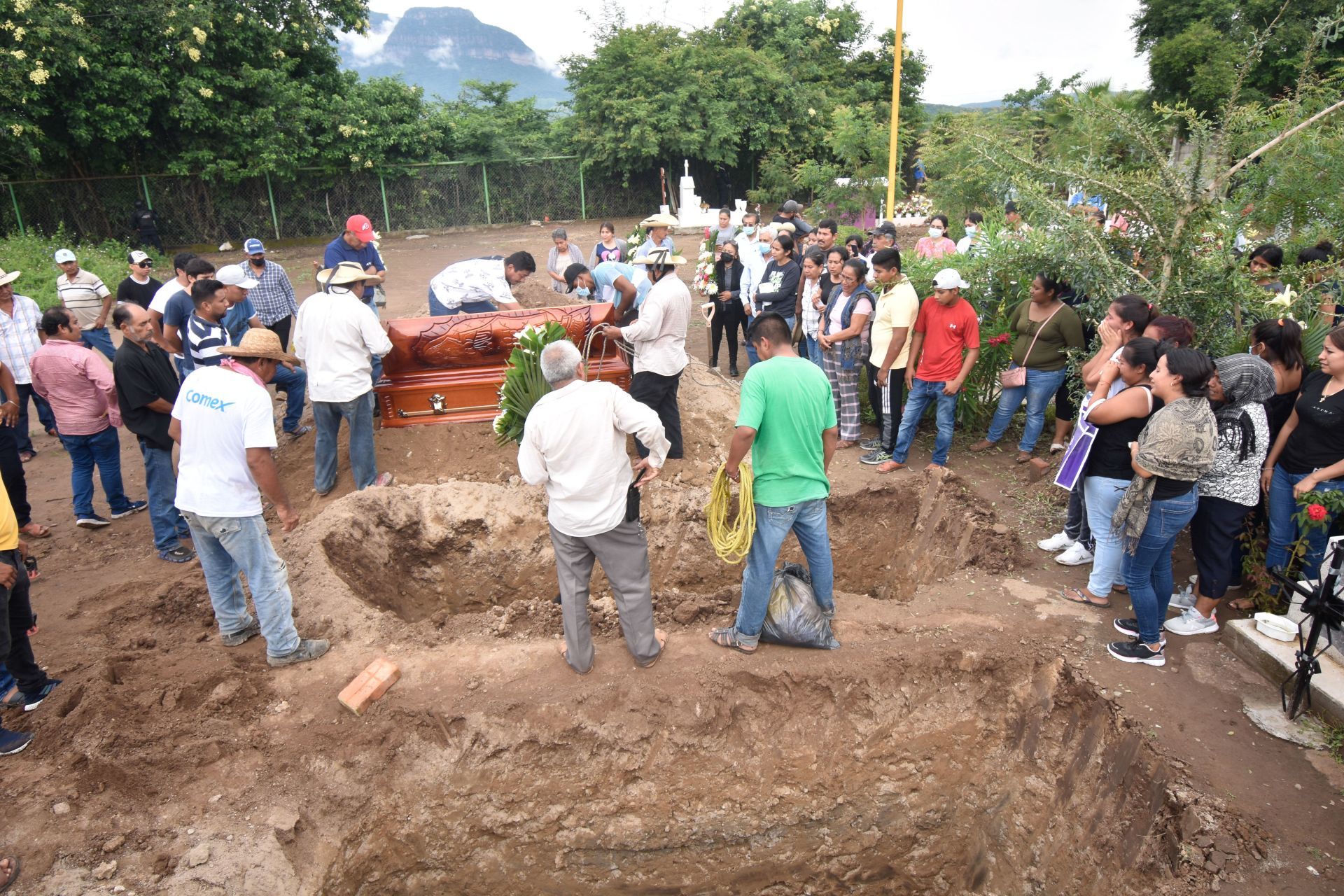 20 Muertos Y Un Pueblo De Luto La Masacre En San Miguel Totolapan 3077