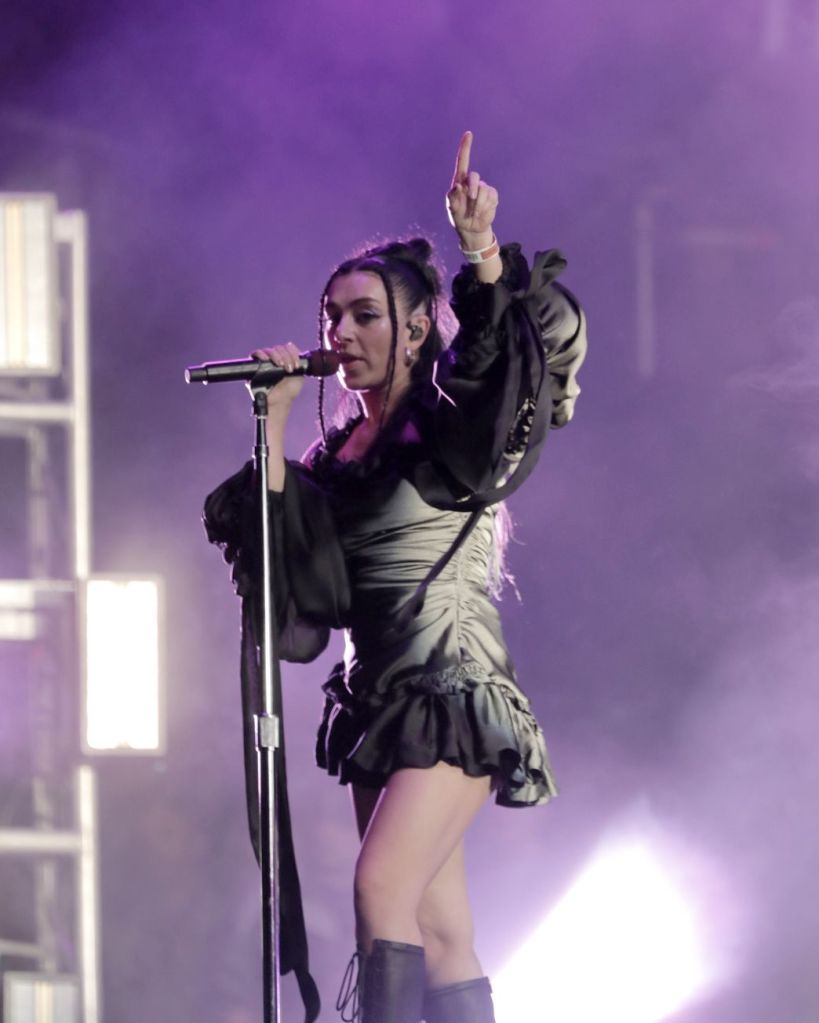 The Mexico City angels! Charli XCX montó una fiesta perfecta en el Corona Capital 2022