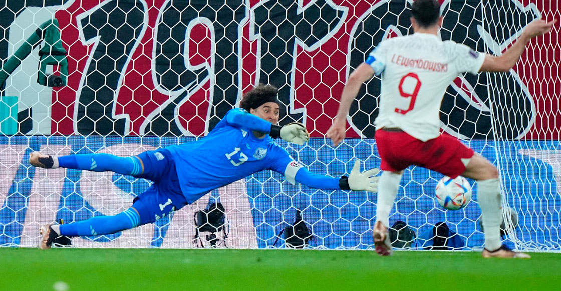 ¡San Paco Memo! Revive el penal que Ochoa le atajó a Robert Lewandowski en el Mundial de Qatar 2022