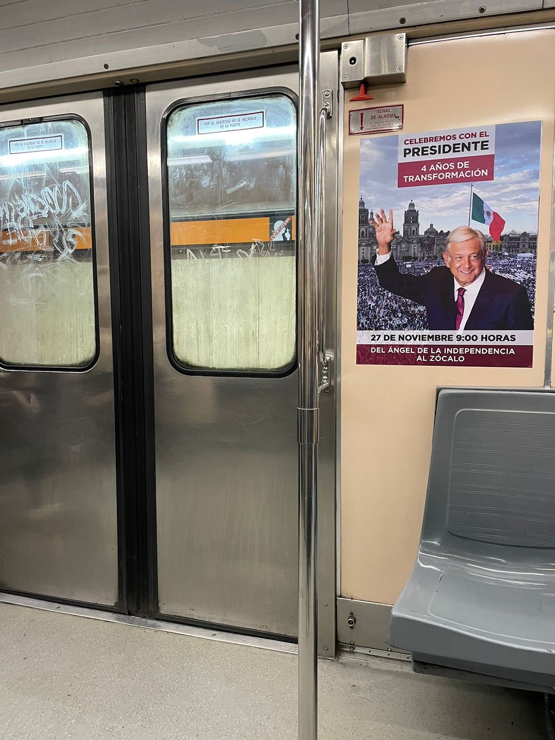 propaganda-amlo-metro-puertas