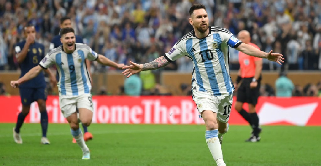 Lionel Messi festeja gol en Qatar 2022