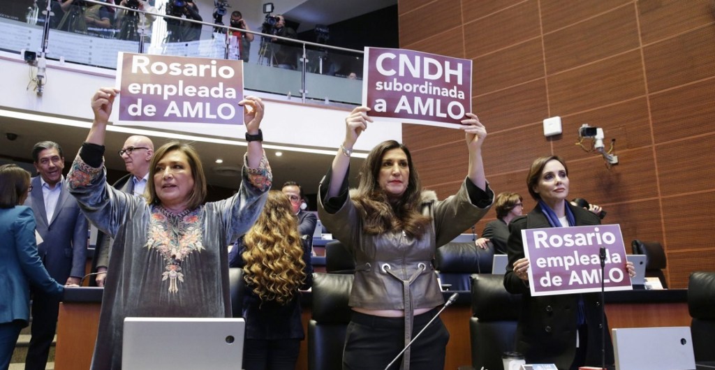 CIUDAD DE MÉXICO, 07DICIEMBRE2022.- Rosario Piedra Ibarra, presidenta de la Comisión Nacional de Derechos Humanos (CNDH), compareció en el Senado de la República, en medio de protestas de las senadoras de PAN, como Xóchitl Gálvez, Kenia López Rabadán, y Lilly Téllez. 