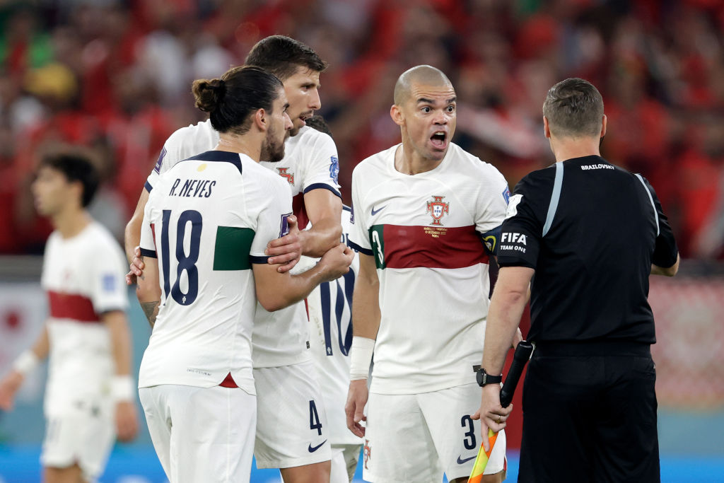 Pepe explode na arbitragem após derrota de Portugal no Catar 2022