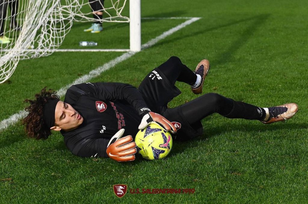 ¿Cuándo podría debutar Memo Ochoa con el Salernitana de Italia?