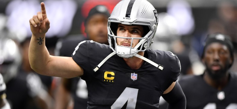 ¿Amargo adiós? Derek Carr se despidió de la afición de los Raiders con emotiva carta