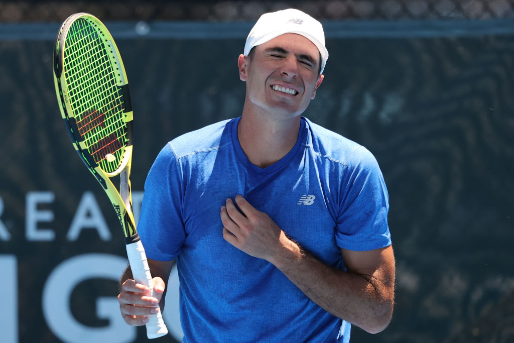 Ernesto Escobedo califica al cuadro principal del Australian Open