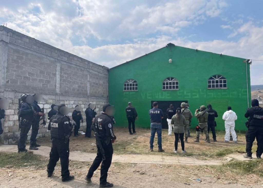 Hallan fosa con restos humanos en el Edomex tras detener a un líder del CJNG