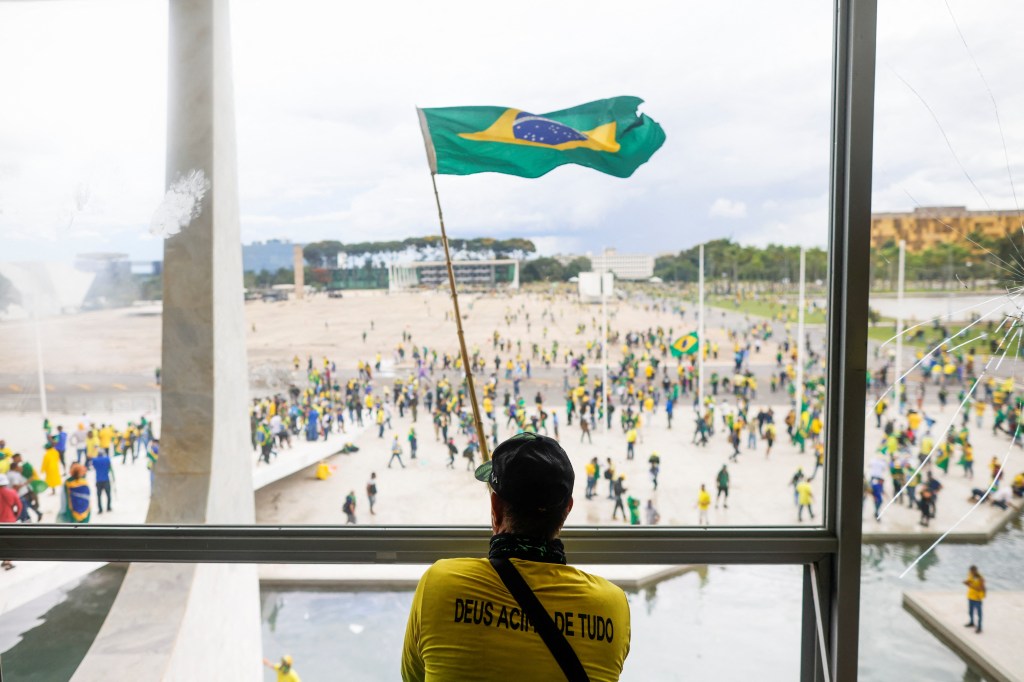 Caos en Brasil: Seguidores de Bolsonaro invaden Congreso, Presidencia y Suprema Corte