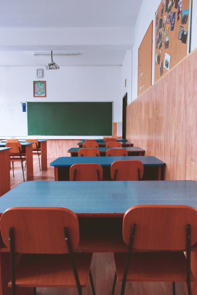 La divertida respuesta de un niño a su maestra por cambiarlo de lugar en clase