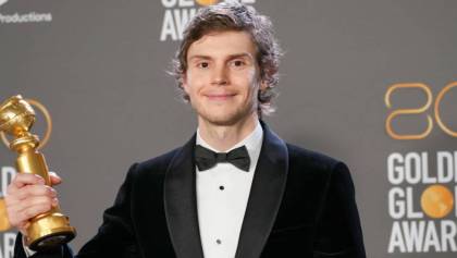 La polémica de Evan Peters tras ganar el Golden Globe por la serie 'Dahmer'