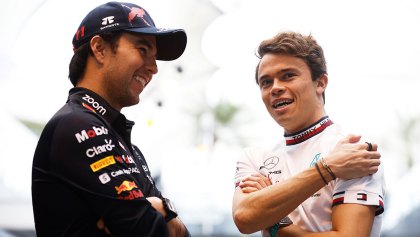 ¡Oílos! Que dicen en Mercedes que Nyck de Vries le puede quitar el asiento a Checo en Red Bull para 2024