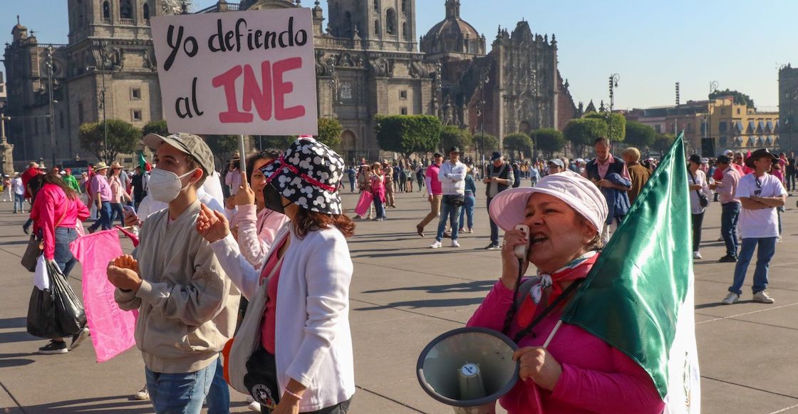 Marcha por el INE en el Zócalo