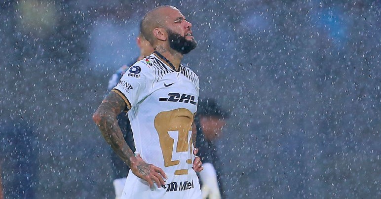 La millonaria indemnización que exigiría Pumas a Dani Alves