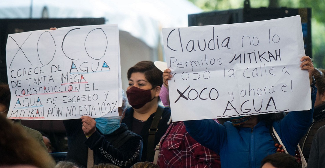 Vecinos de la colonia Xoco, solicitaron ayuda por escasez de agua a Claudia Sheinbaum, jefa de Gobierno, mientras realizaba en el Jardín Santiago Xicoténcatl su gira de trabajo con vecinos de la colonia Álamos.