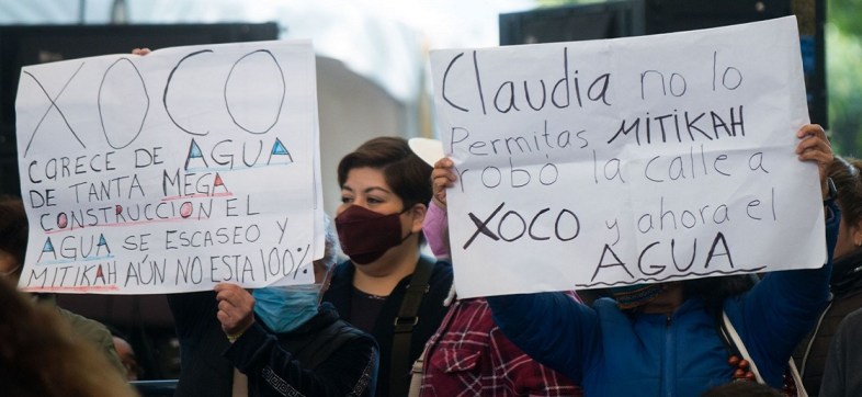 Vecinos de la colonia Xoco, solicitaron ayuda por escasez de agua a Claudia Sheinbaum, jefa de Gobierno, mientras realizaba en el Jardín Santiago Xicoténcatl su gira de trabajo con vecinos de la colonia Álamos.