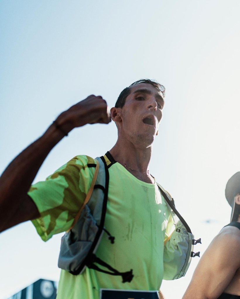 La inspiradora historia de Alex Roca, la primera persona con discapacidad severa que acaba un maratón