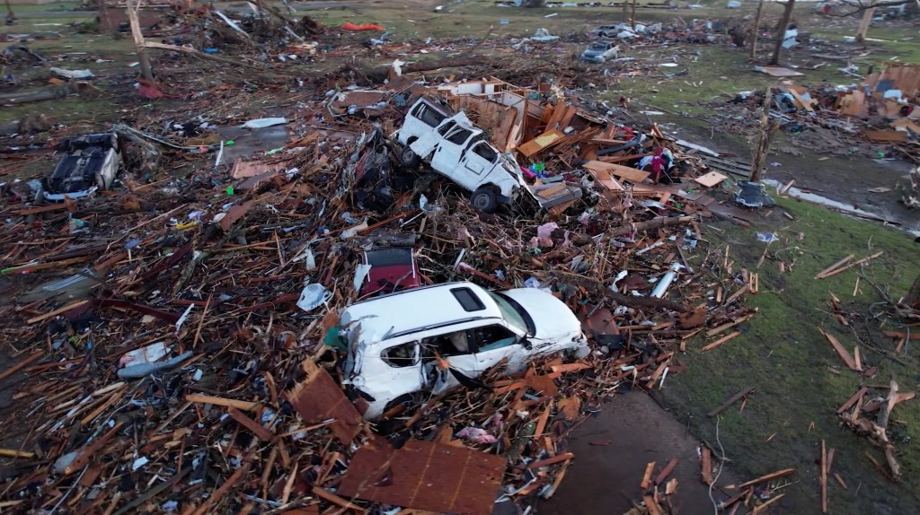 Fotos y videos: Las terribles imágenes del tornado en Mississippi