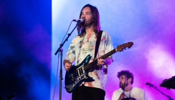 Tame Impala muestra su amor por el rock progresivo con su nueva rola "Wings of Time"