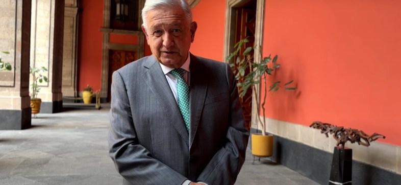 AMLO se desmayó y dice que tienes COVID.