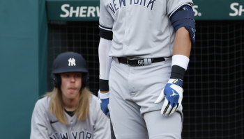 Batboy de los Yankees rompió la regla del cabello largo impuesta por George Steinbrenner