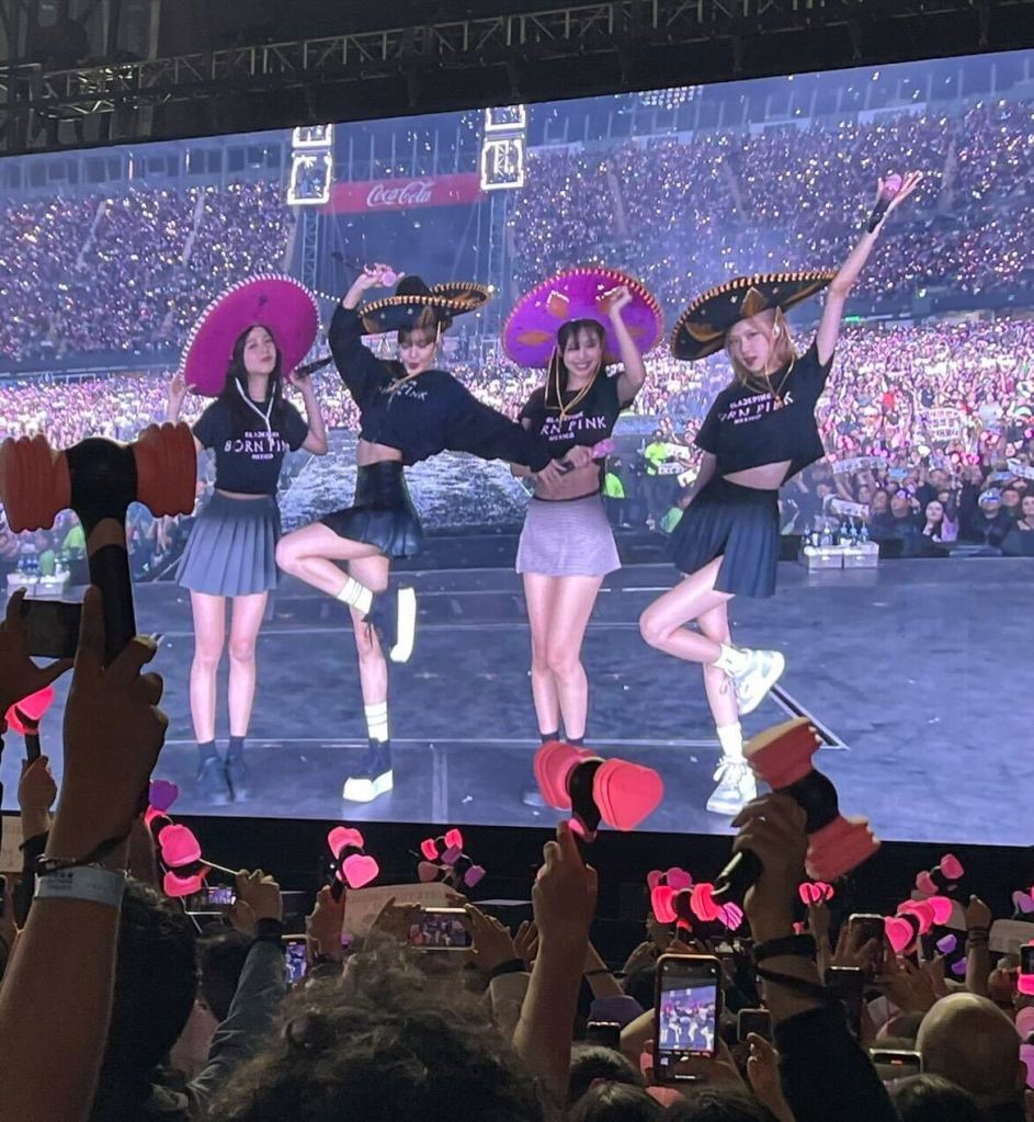 La CDMX se pintó de negro y rosa  con el concierto de BLACKPINK en el Foro Sol