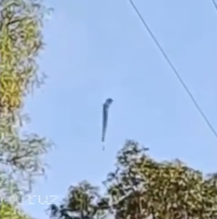 El momento en que se desploma un globo aerostático en Teotihuacán