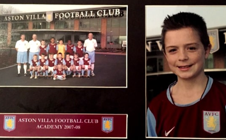 Un joven Jack Grealish en la academia del Aston Villa