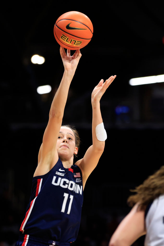 lou lopez uconn historia fairfield