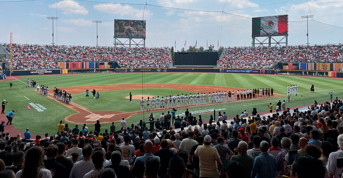 "Un soldado escribió": El osote de María León en el himno de México durante el Padres vs Gigantes de MLB en México