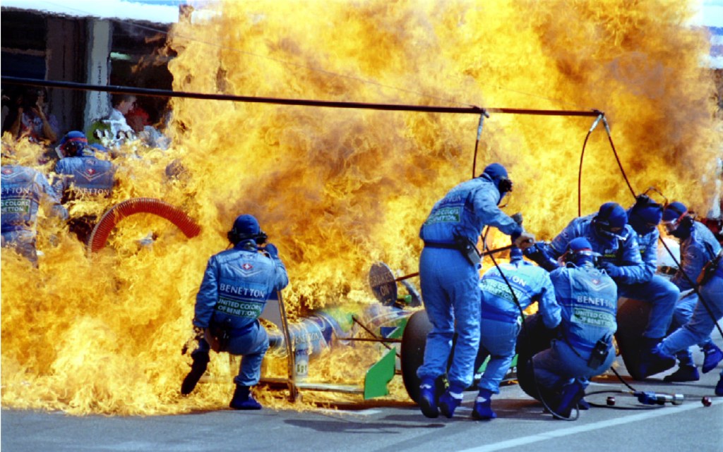 El día que Jos Verstappen terminó envuelto en llamas en su primer año como piloto de Fórmula 1