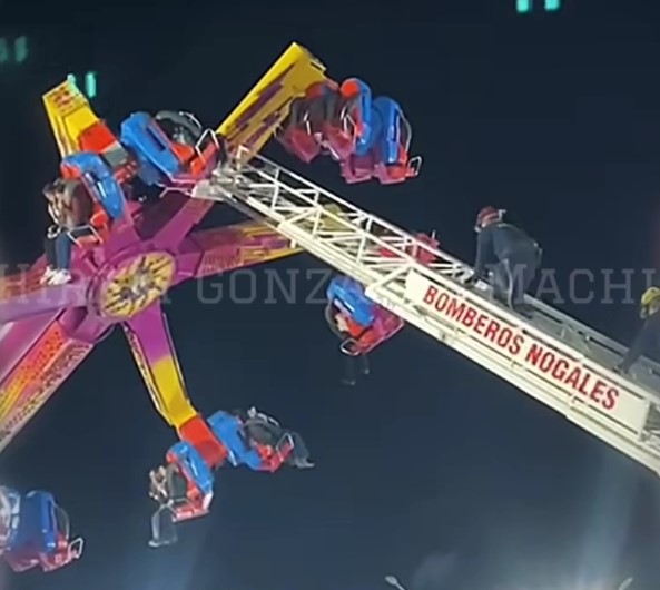 Juego mecánico se desplomó en feria de Nógales y quedó grabado en video