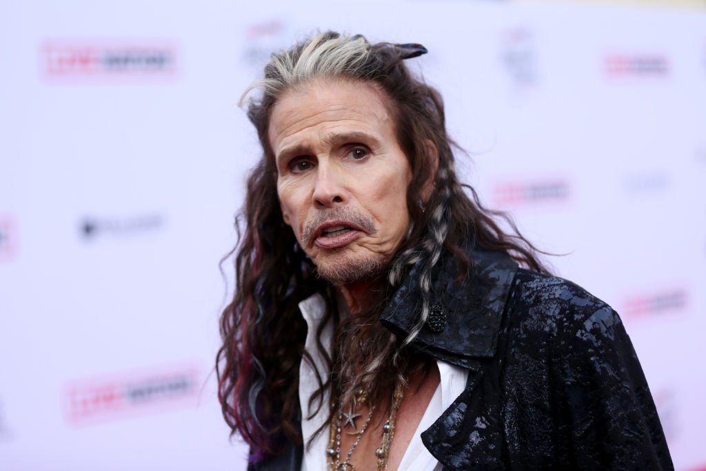 ¿Por? Steven Tyler dice que él no puede ser demandado de abuso a una menor de edad