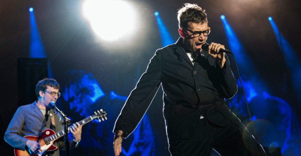 Blur vuelve a los guitarrazos y nos habla de los errores con la rola "St. Charles Square"