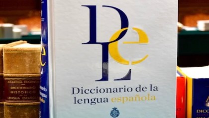 Cambiar el nombre de nuestro idioma a ñamericano, ¿la polémica que le quita el sueño a la RAE?