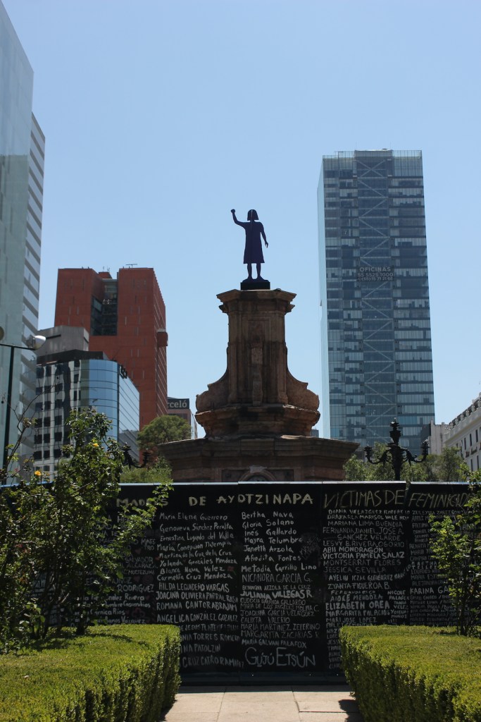 Las glorietas del Ahuehuete y Cristóbal Colón en Reforma.