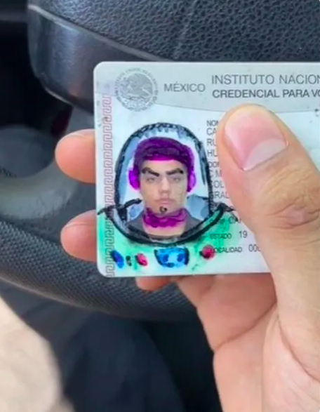 JAJA: Joven se hace viral por intentar hacer trámite con su INE donde se ve como Buzz Lightyear